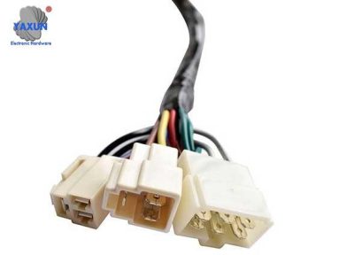 Straight plug blade terminal wiring harness